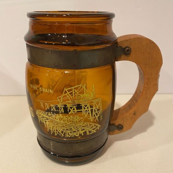 Vintage Six Flags Brown Barrel Mug - Siesta Ware Style - Picture 3 of 5